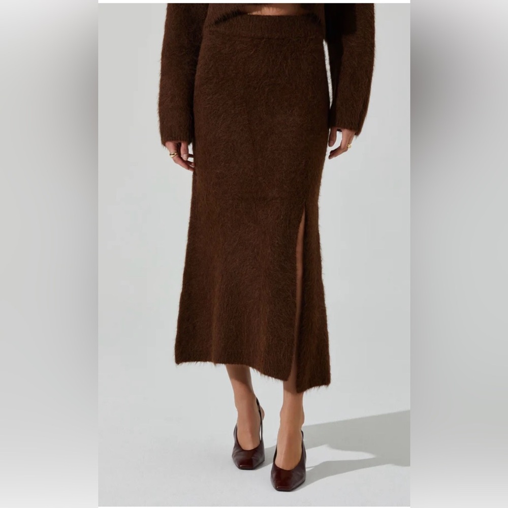 Astr the Label Sinisa Brushed Wool Midi skirt with slit NEW XL